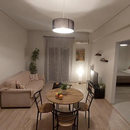 Miranda's Koukaki Apartment